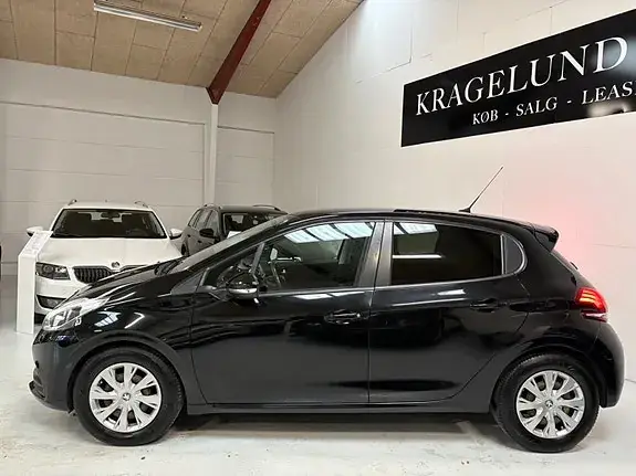 Peugeot 208 2017 photo 2