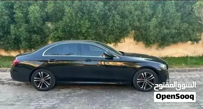 Mercedes-Benz E200 2018 photo 3
