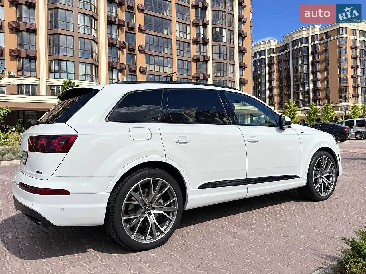 Audi Q7 2019 photo 3
