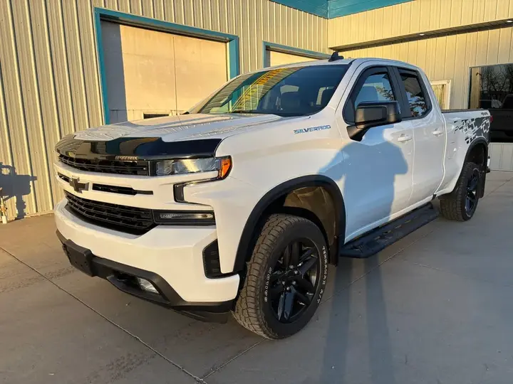 Chevrolet Silverado 1500 2020 photo 2