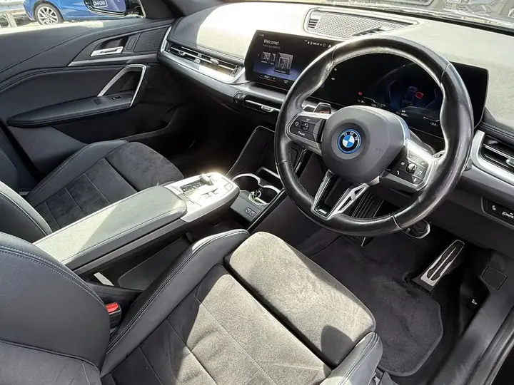 BMW Ix1 2023 photo 3