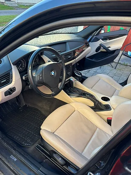 BMW X1 2011 photo 2