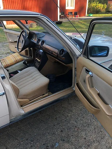 Mercedes-Benz 240 D 1983 photo 3