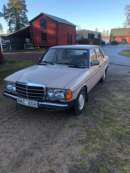 Mercedes-Benz 240 D