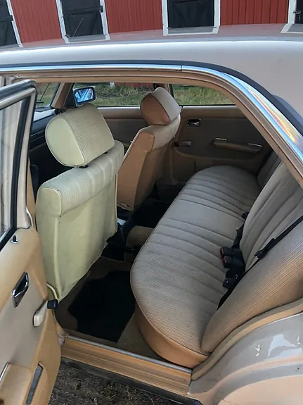 Mercedes-Benz 240 D 1983 photo 5