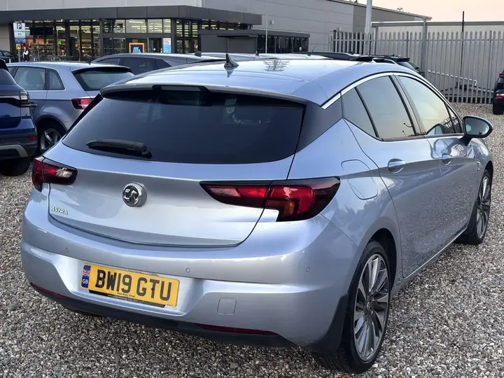 Vauxhall Astra 2019 photo 2
