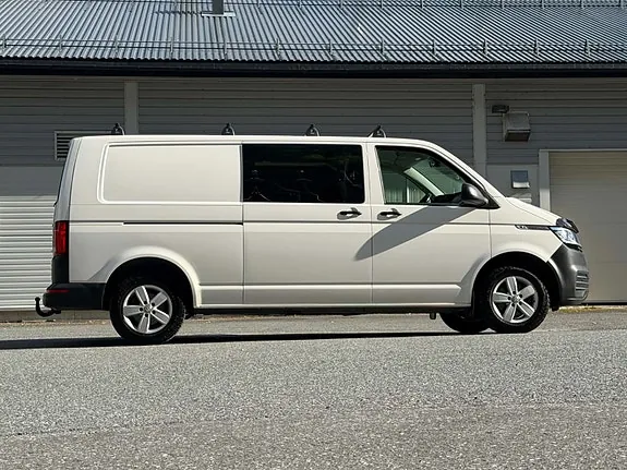 Volkswagen Transporter 2021 photo 2