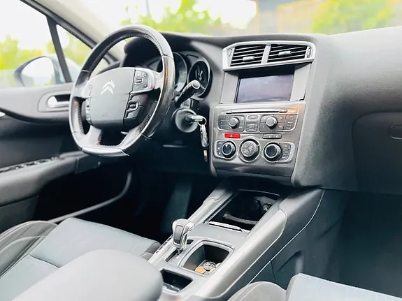 Citroen C4 2012 photo 4