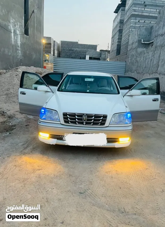Toyota Crown 2001 photo 3