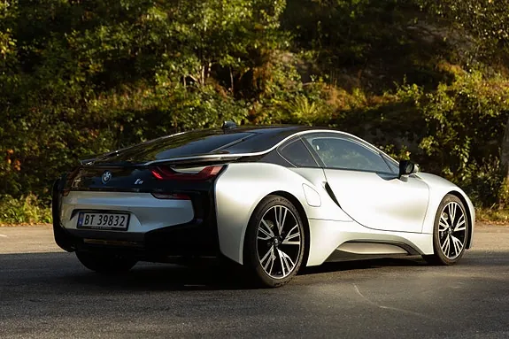 BMW I8 2016 photo 2
