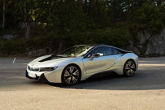 BMW I8