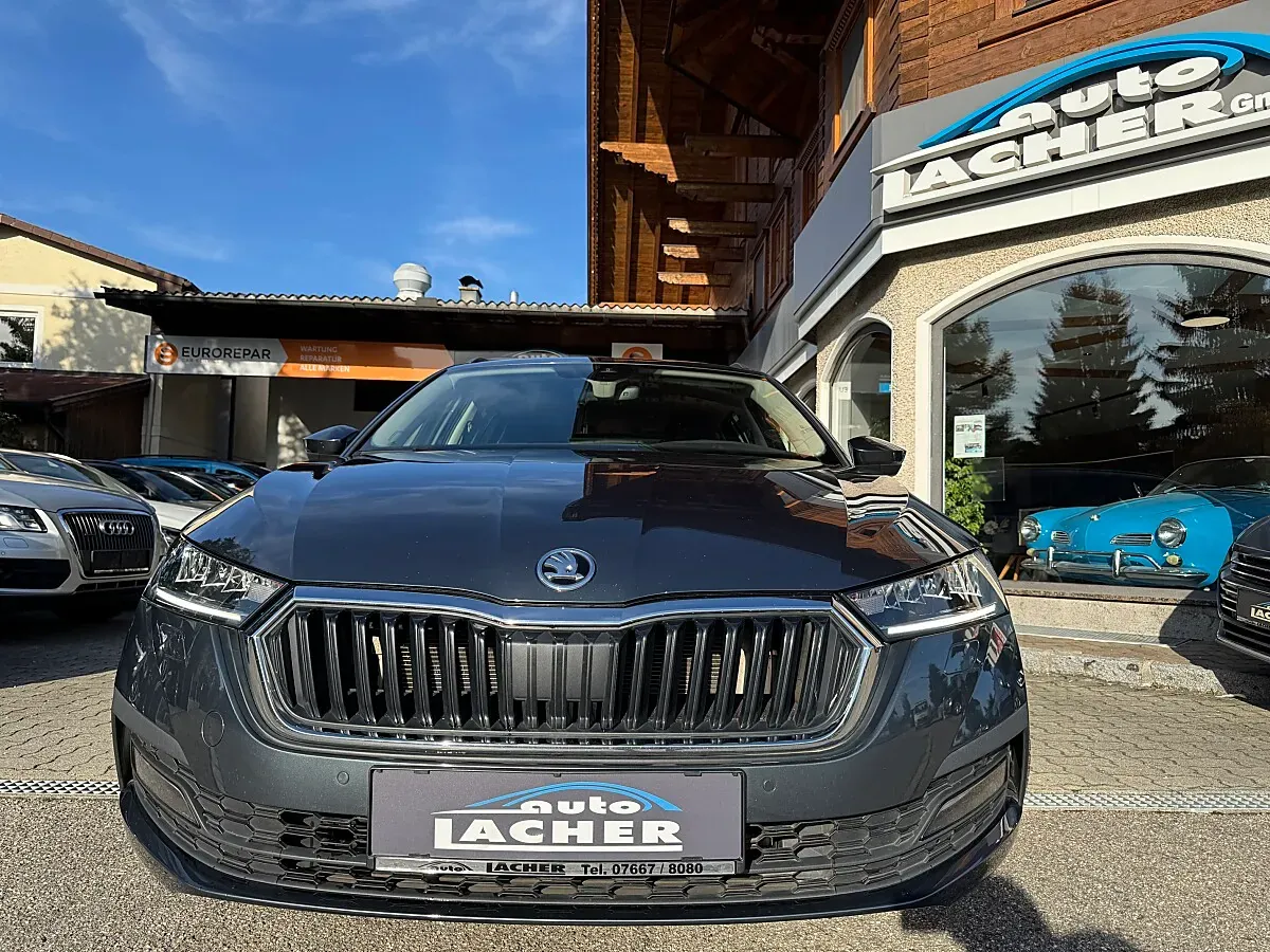 Skoda Octavia 2022 photo 2