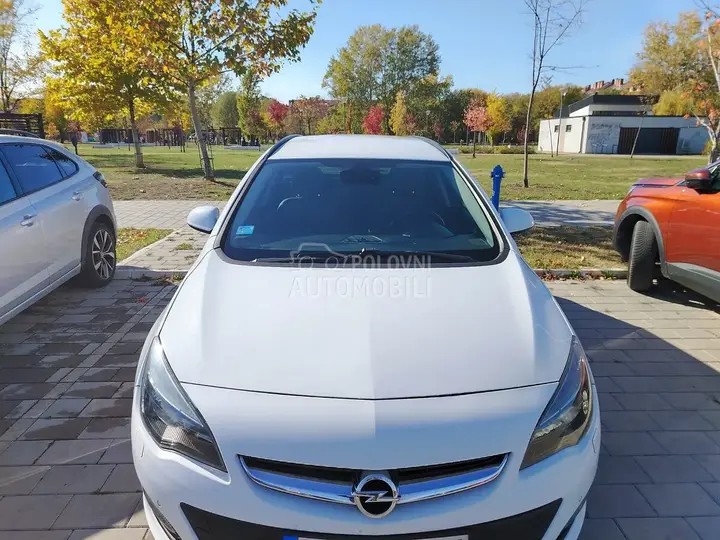 Opel Astra J 2016 photo 2