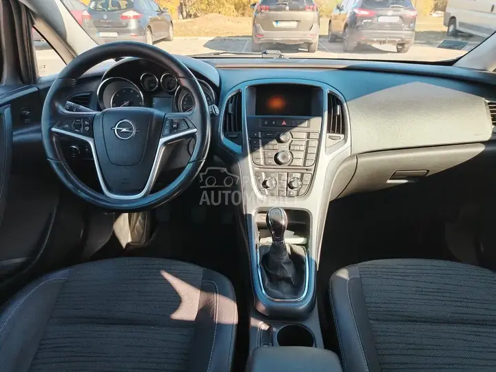Opel Astra J 2016 photo 5