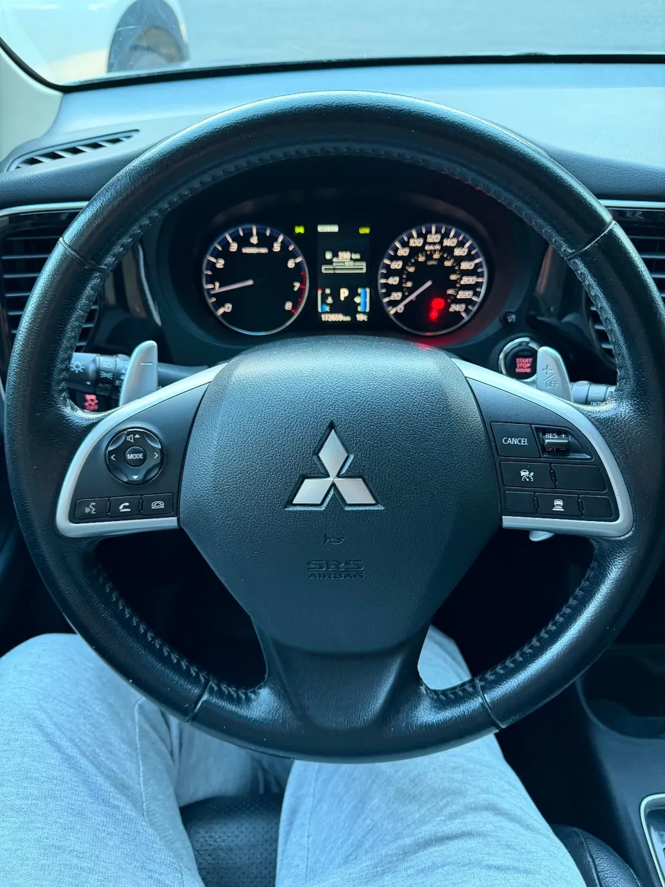 Mitsubishi Outlander 2014 photo 4