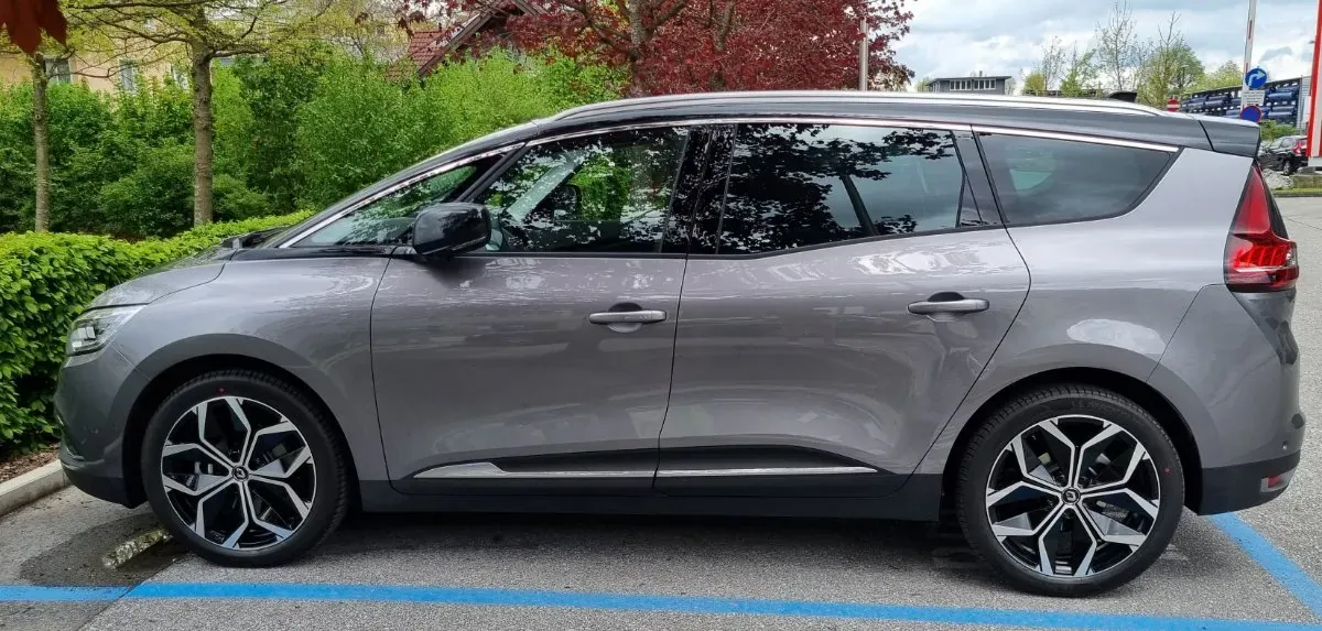 Renault Grand Scénic 2023 photo 3