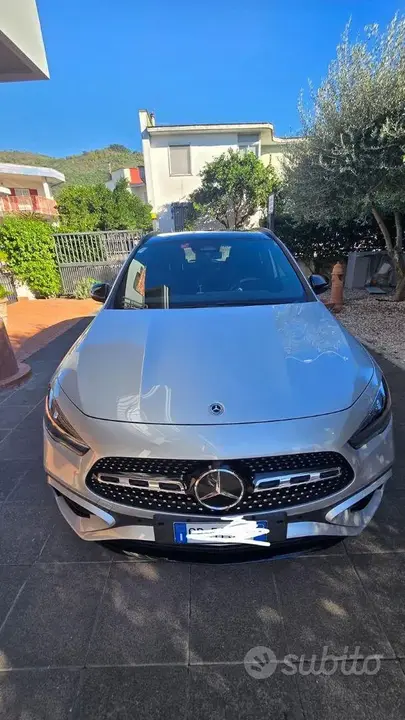 Mercedes-Benz Gla 2023 photo 2