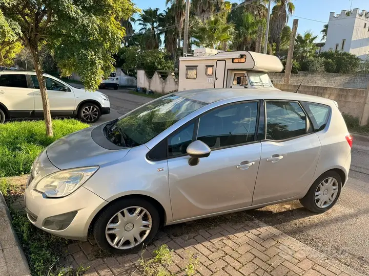 Opel Meriva 2012 photo 2