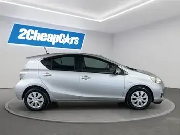 Toyota Aqua 2013 photo 5