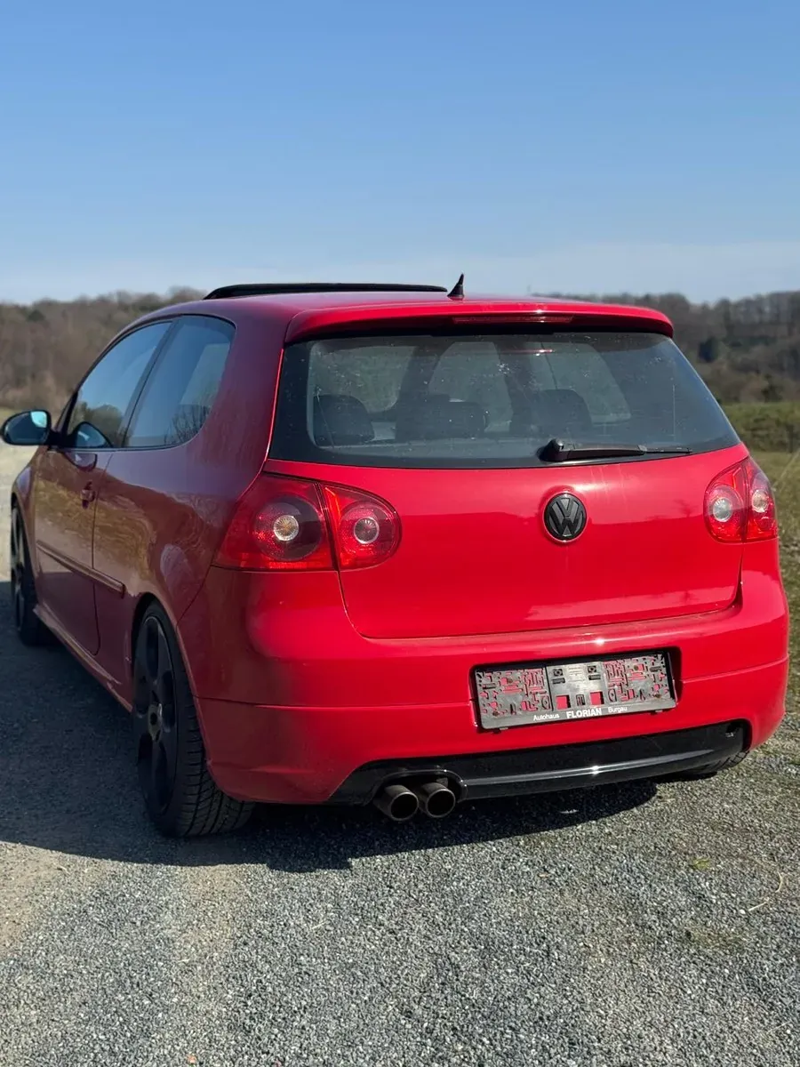 Volkswagen Golf 2005 photo 2