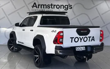 Toyota Hilux 2023 photo 3