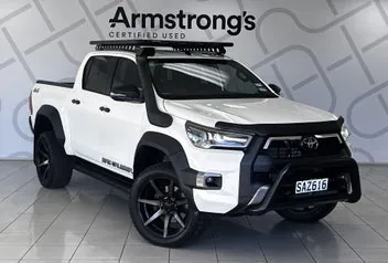 Toyota Hilux 2023 photo 2