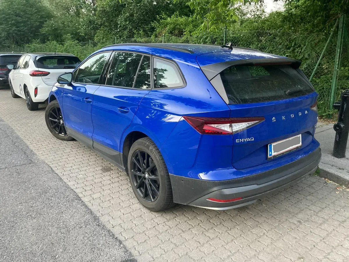 Skoda Enyaq 2023 photo 2