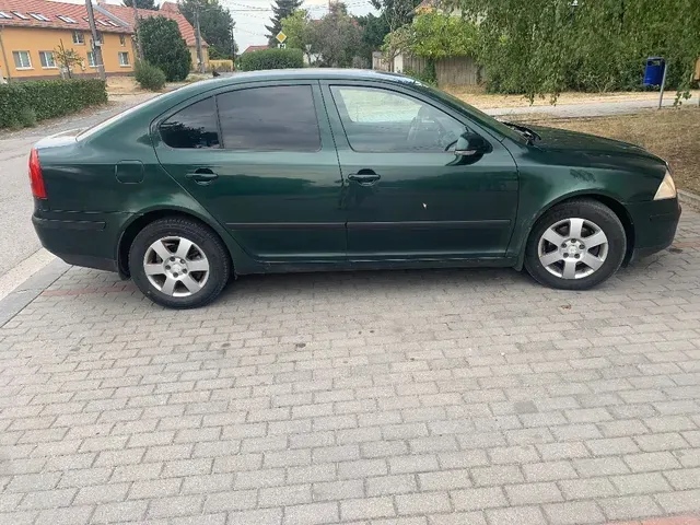 Skoda Octavia 2004 photo 2