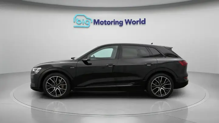 Audi E-Tron 2020 photo 5