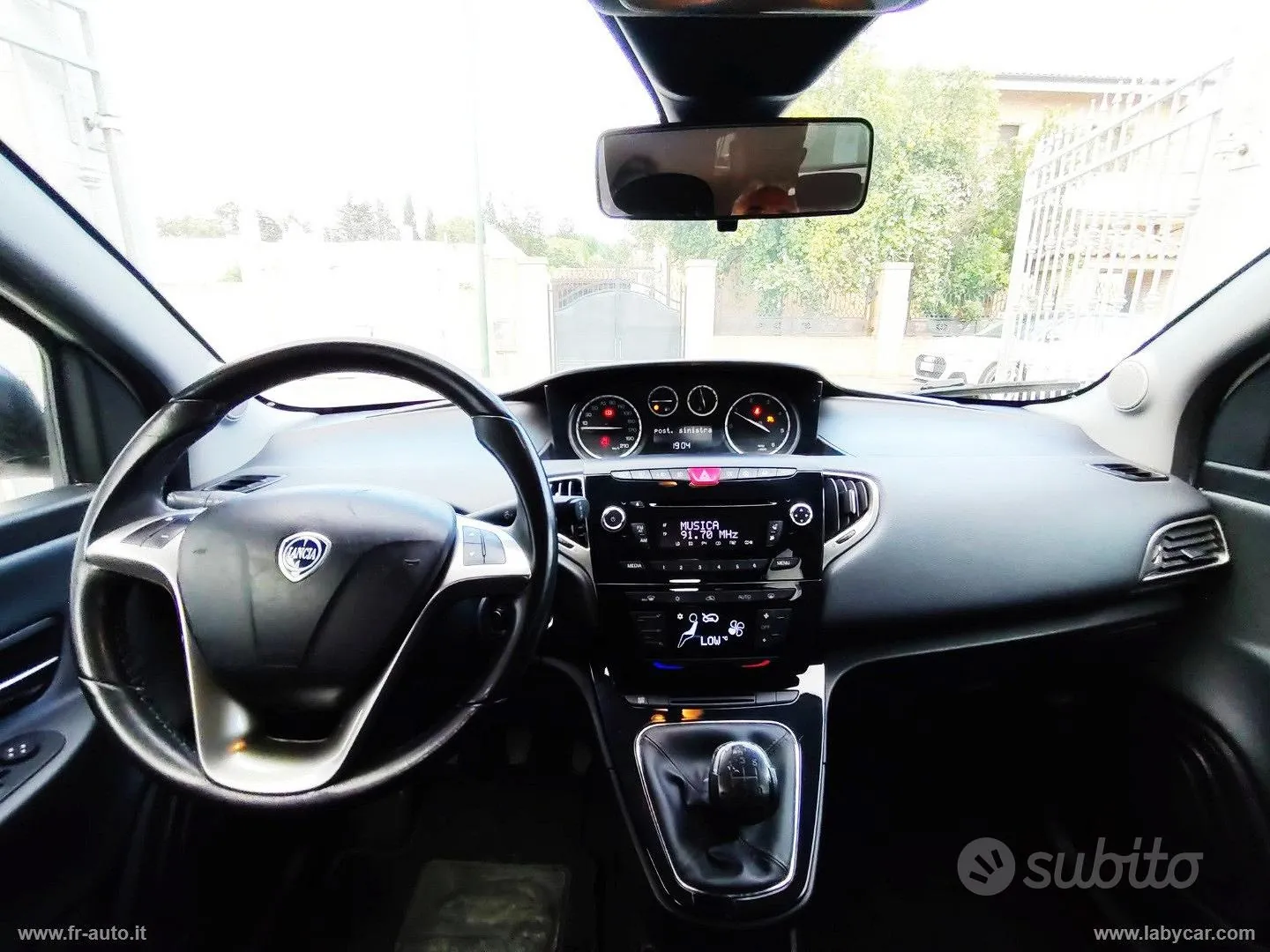 Lancia Ypsilon 2013 photo 4