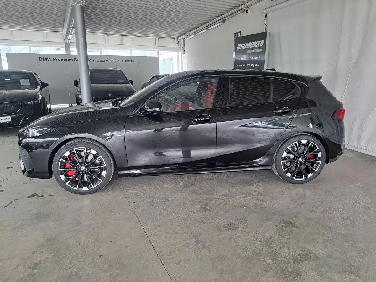 BMW 1 Series 2025 photo 3