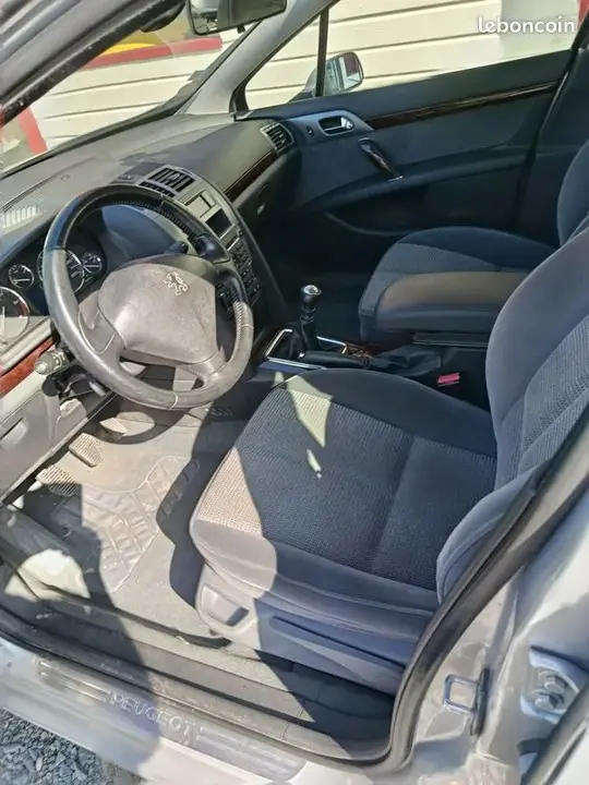 Peugeot 407 2008 photo 2