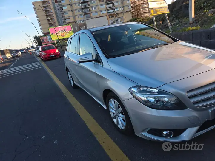 Mercedes-Benz B 2013 photo 2