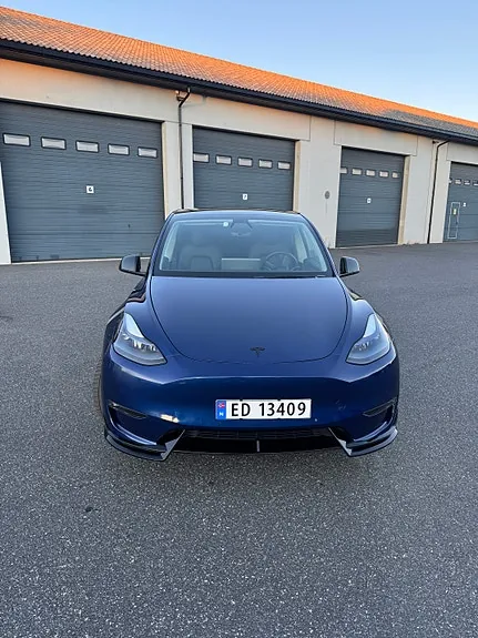 Tesla Model Y 2021 photo 2