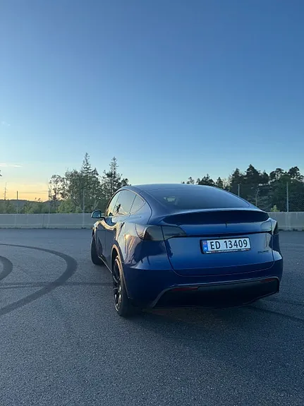 Tesla Model Y 2021 photo 5