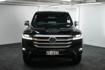 Toyota Land Cruiser 2022 photo 3