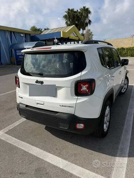 Jeep Renegade 2022 photo 2