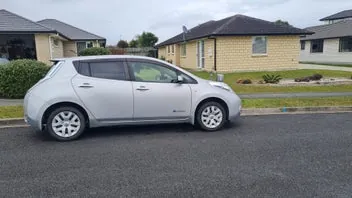 Nissan Leaf 2014 photo 2