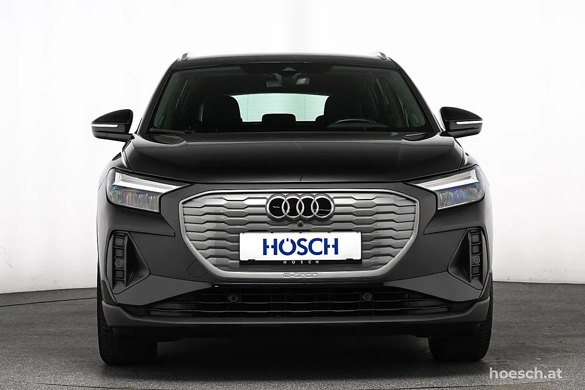 Audi Q4 2022 photo 2