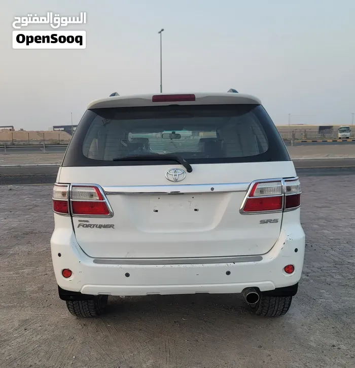 Toyota Fortuner 2011 photo 4