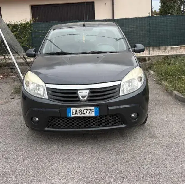 Dacia Sandero 2010 photo 4