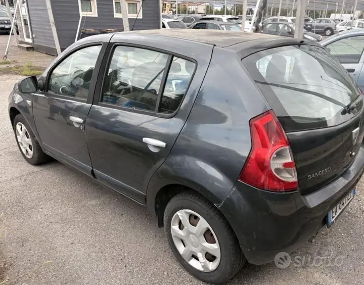 Dacia Sandero 2010 photo 5