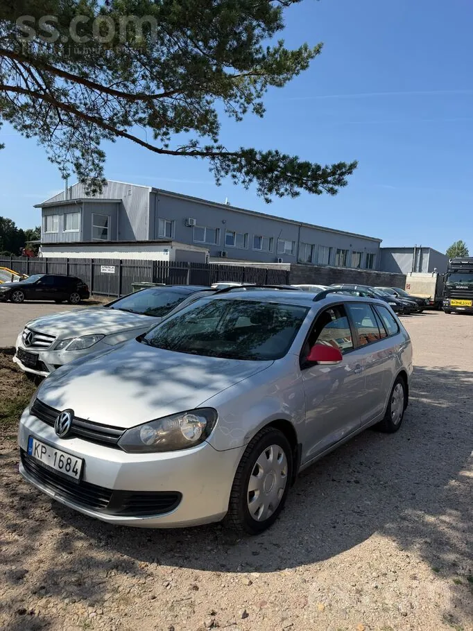 Volkswagen Golf 2010 photo 2
