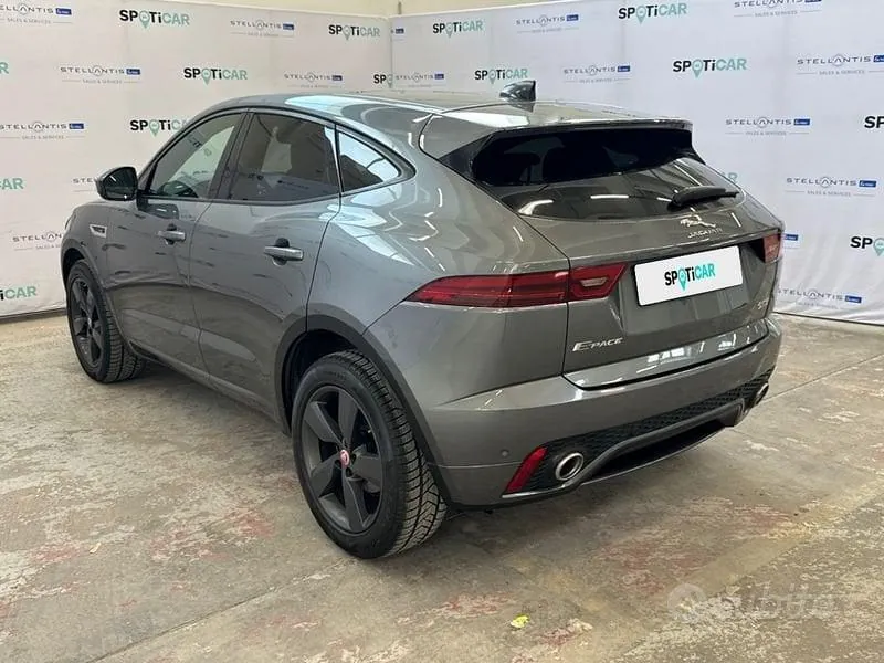 Jaguar E-Pace 2019 photo 3