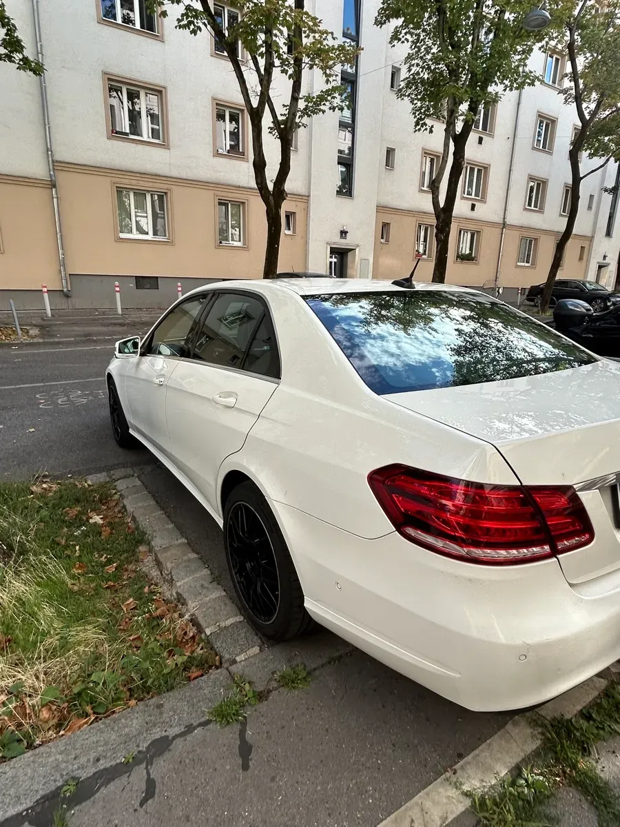 Mercedes-Benz E-Class 2013 photo 3