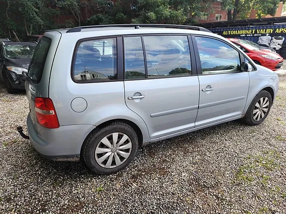 Volkswagen Touran 2006 photo 3