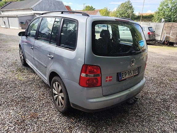 Volkswagen Touran 2006 photo 4
