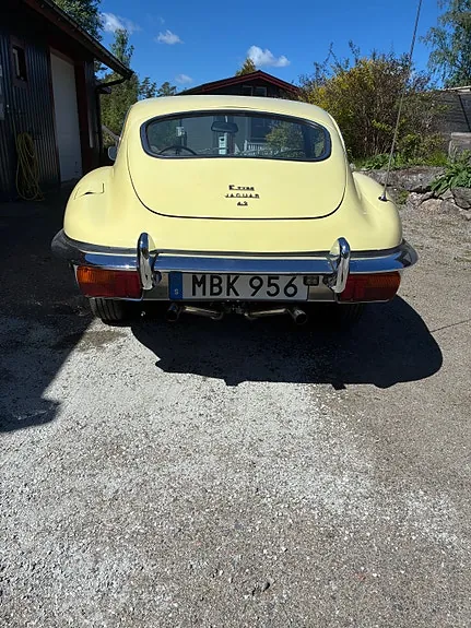 Jaguar E-Type 1971 photo 3