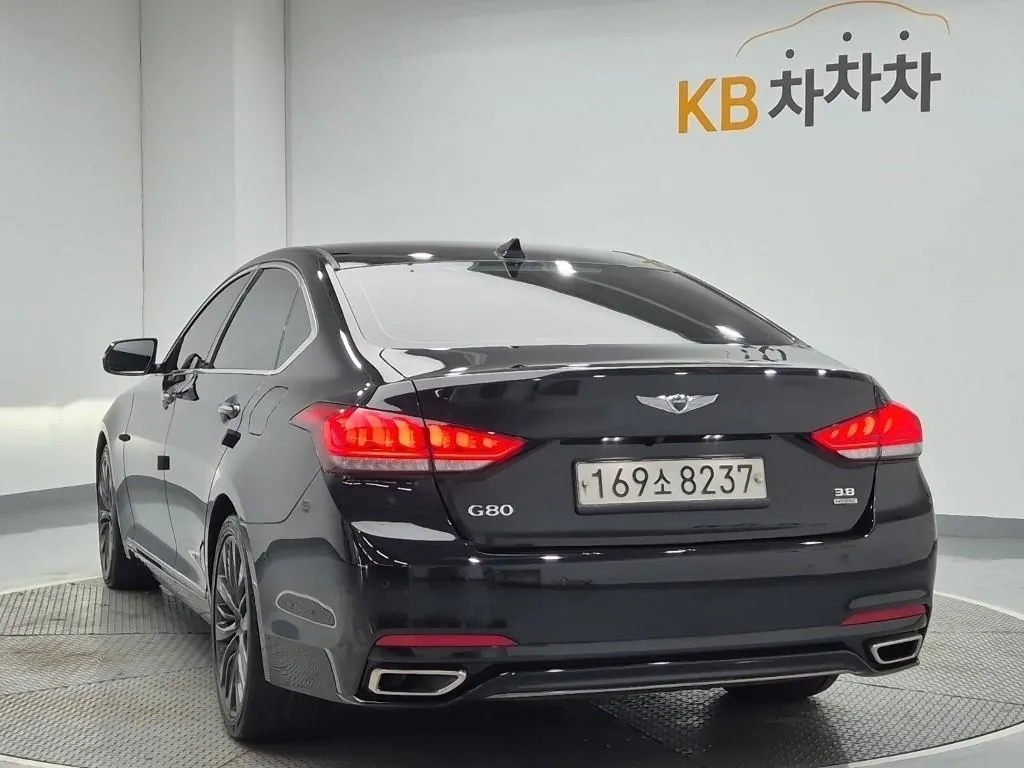 Genesis G80 2020 photo 2