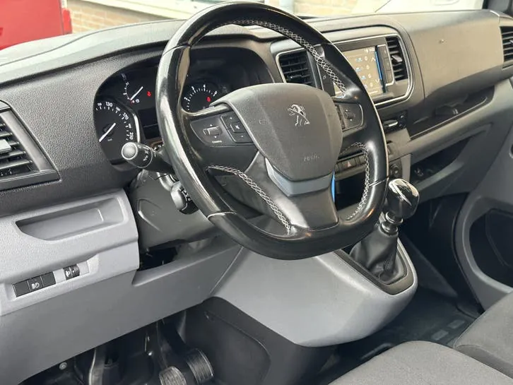 Peugeot Expert 2022 photo 2